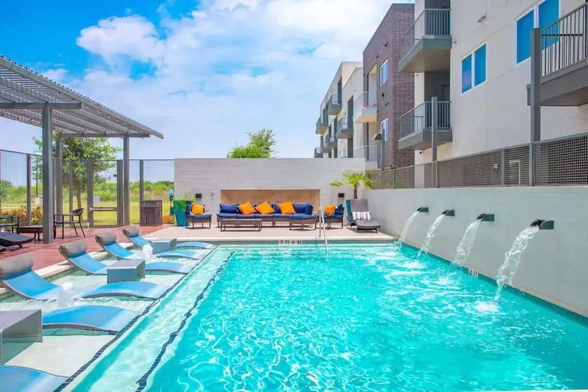 Cozy 2 Bedroom | Gym, Gated | Austin, Texas - Image 1