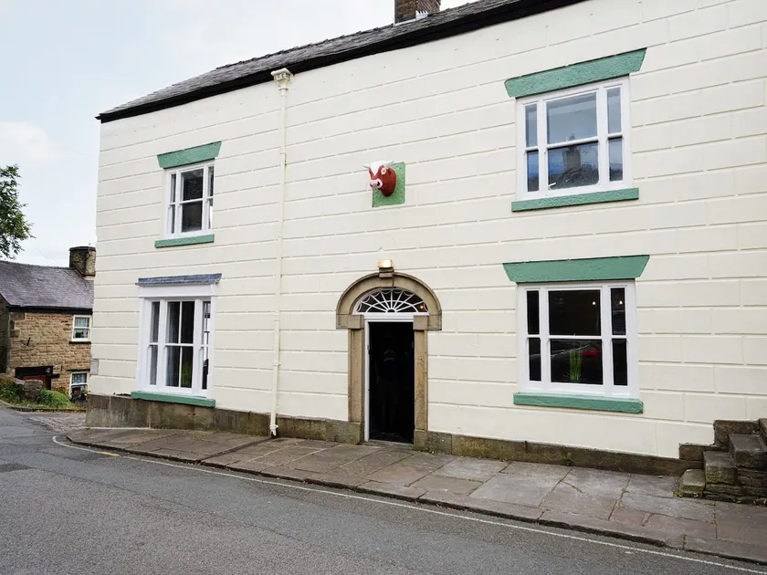 Bulls Head Historic Home With Garden And Hot Tub - Image 1