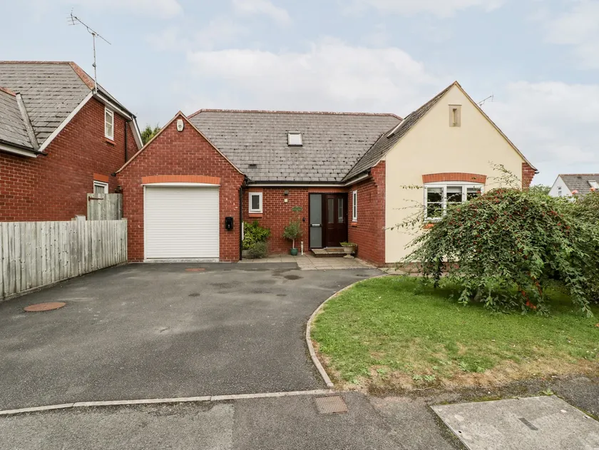 Hurst Green - Image 1