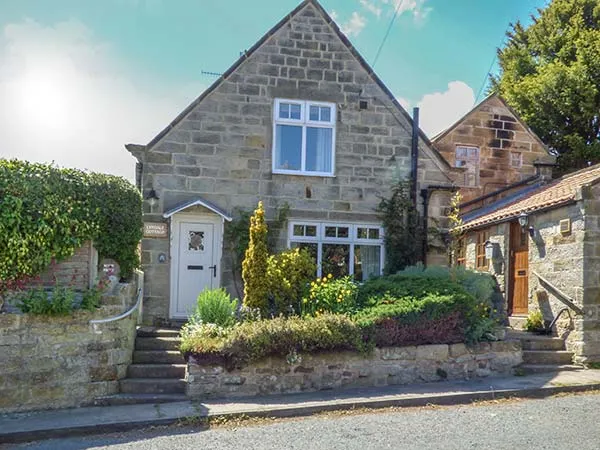 Lyndale Cottage - Image 1