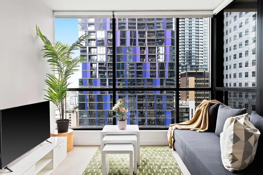 Modern 2BR Apt Next to Victoria Market City Views - Image 1