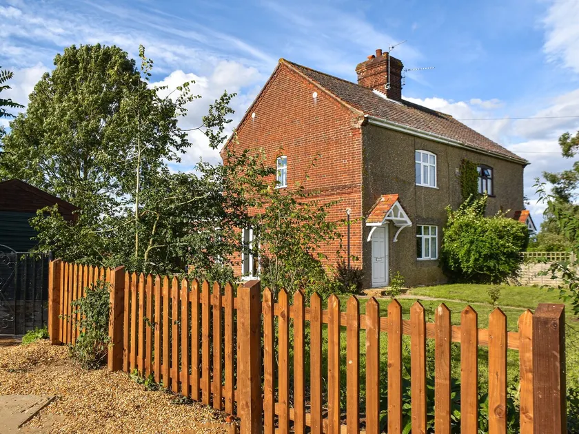 1 Brandiston Barn Cottage - Image 1