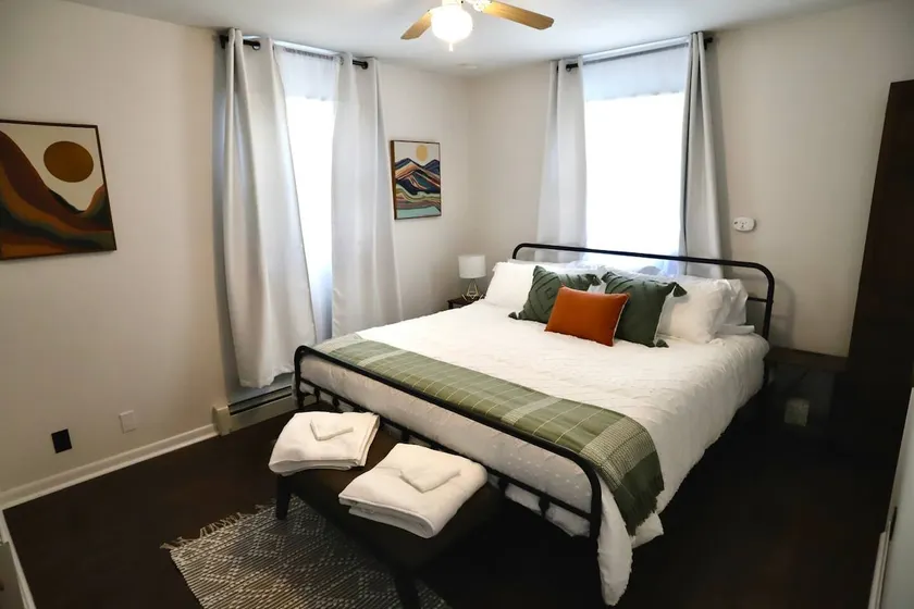 2BR/1BA Cozy Retreat near Timberline slopes - Image 1