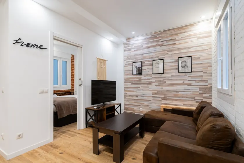 Stylish 1-Bed Apartment in Salamanca Madrid - Image 1