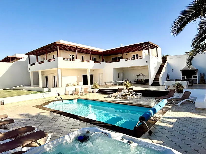 Incredible 6 Bed / 6 Bath Villa in Puerto Calero - Image 1