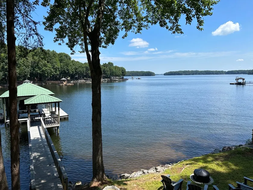 Loft at LKN- Private Dock, Hot Tub, Fire Pit - Image 1