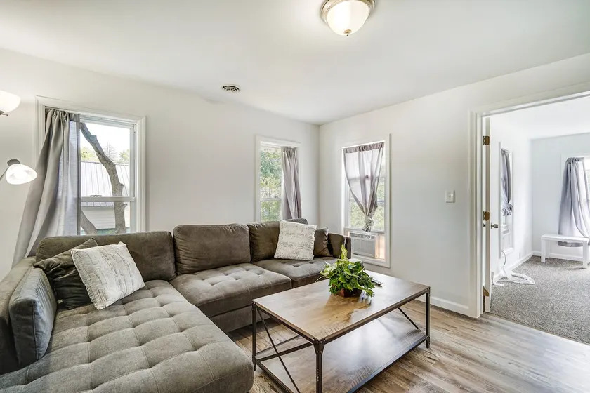 Cozy Glens Falls Getaway < 1 Mi to Downtown - Image 1
