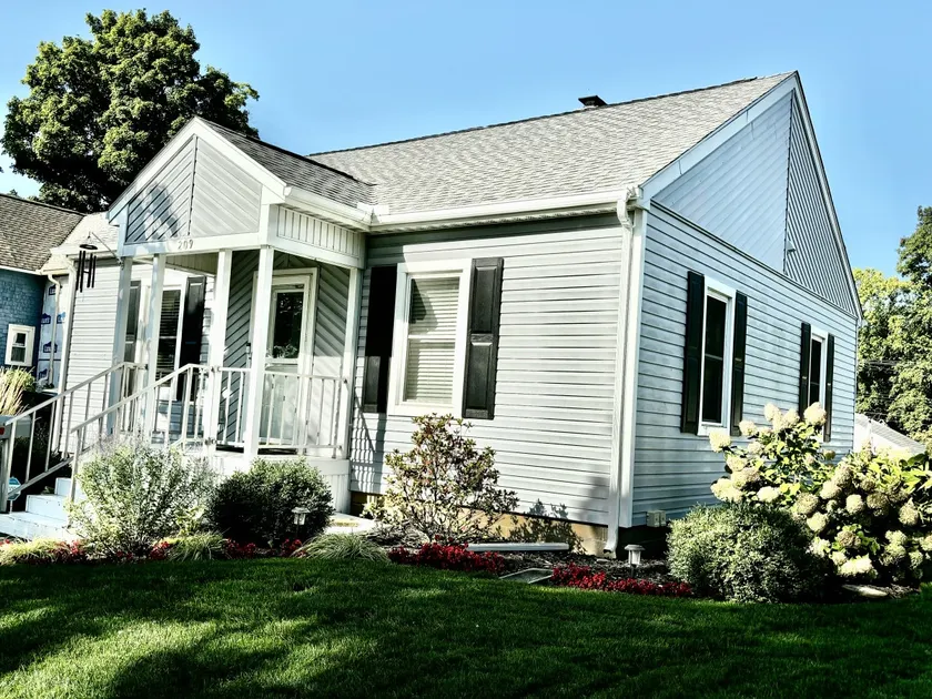 Culver Super Suite - Sleeps 5 - Walk to Town - Image 1