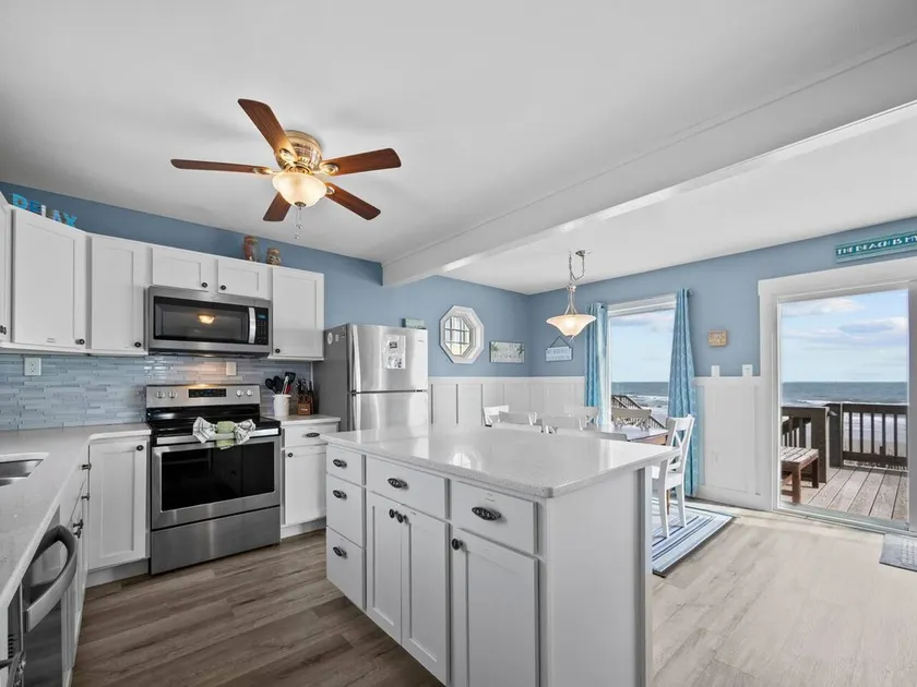 Sea Charm Beautiful Beachfront! 4 bed Oceanfront - Image 1