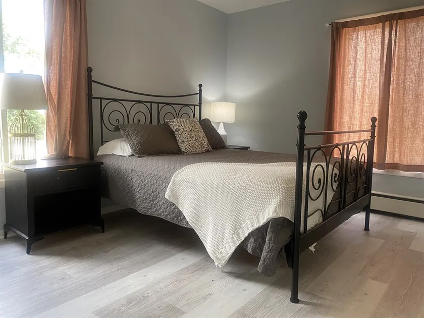 Affordable 1bd Apt Walk to ISU 8 minutes to Rivian - Image 1