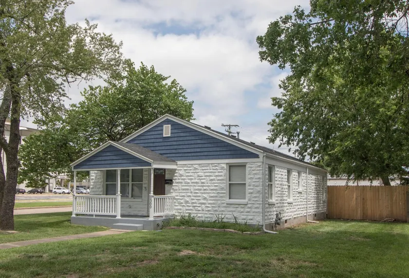 Premium House w/ BBQ & Free Parking, Near Attracti - Image 1