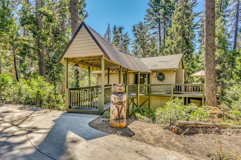 3 Mi to Shaver Lake: Cozy 'Bears Hideaway' Cabin! - Image 1