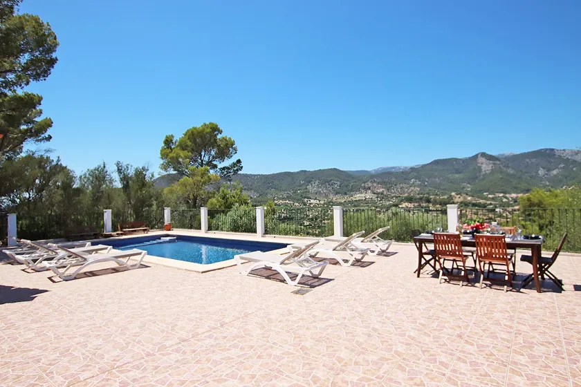 Villa Ses Costes with private pool, garden and panoramic views of the mountains in Alaró  - Image 1
