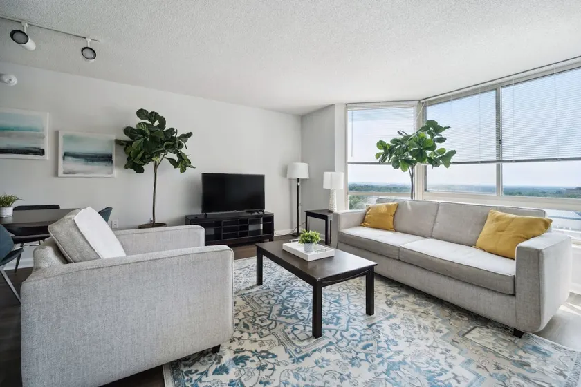 2BR Executive City Suite With Gym & Pool - Image 1