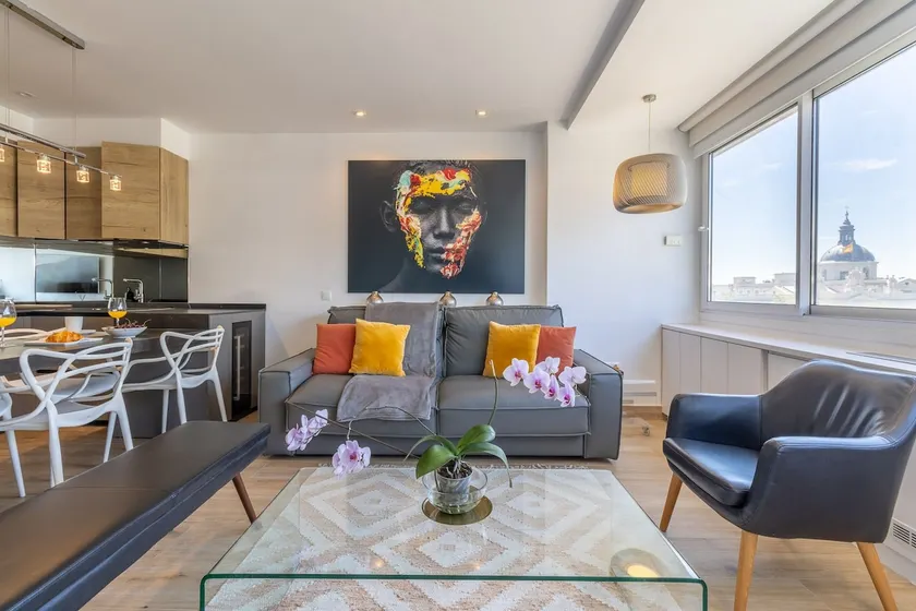 Modern apartment in downtown Colon - Image 1