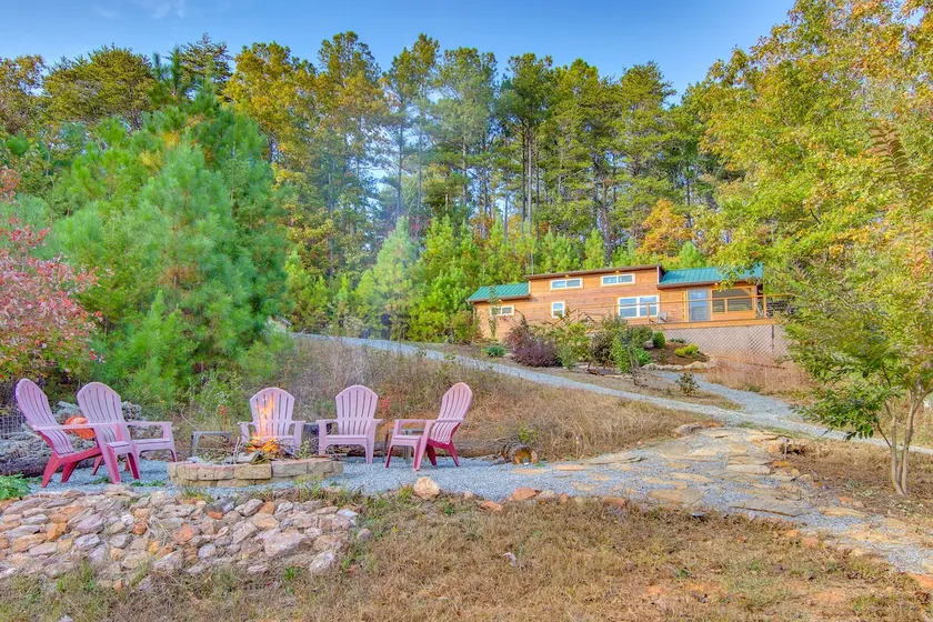 7 Mi to Lake Lure: Mill Spring Cabin w/ Hot Tub - Image 1