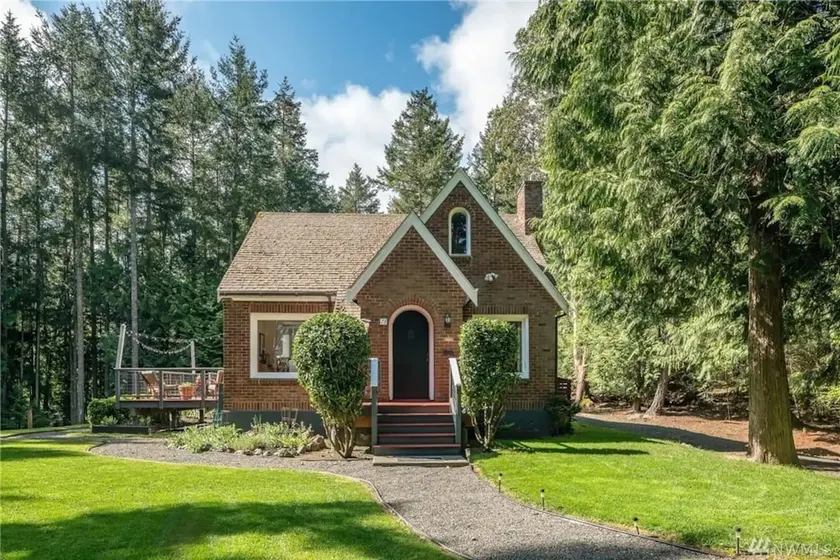 Newly renovated 1929 cottage near Roche Harbor wit - Image 1