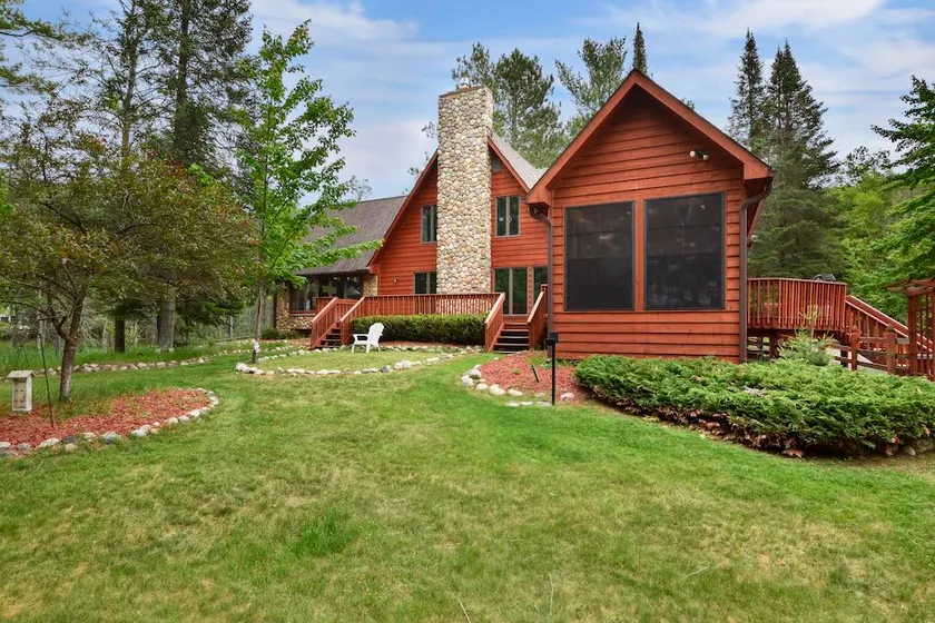 Big St Lodge on Big St Germain Lake - Image 1