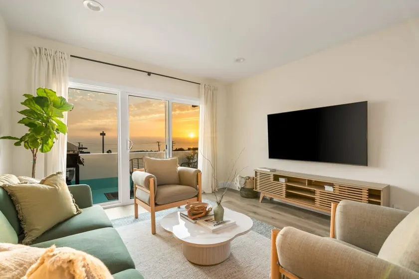 Oceanview I King Suite I Steps from the Ocean - Image 1