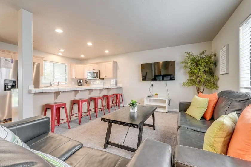 Family-Friendly St George Condo w/ Community Pools - Image 1