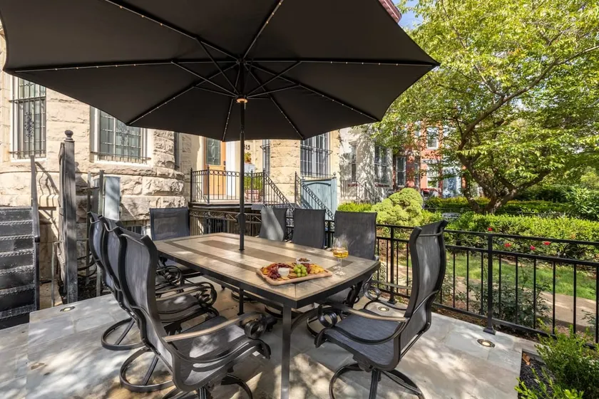 Luxe 7-BR Victorian Castle in the Nation's Capital - Image 1