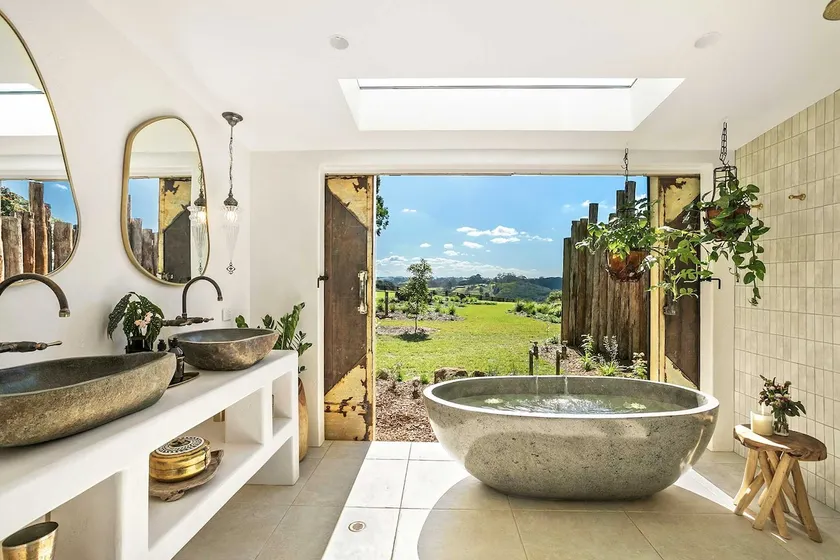Lux Winter Escape Cottage | Bathtubs | Fireplace - Image 1