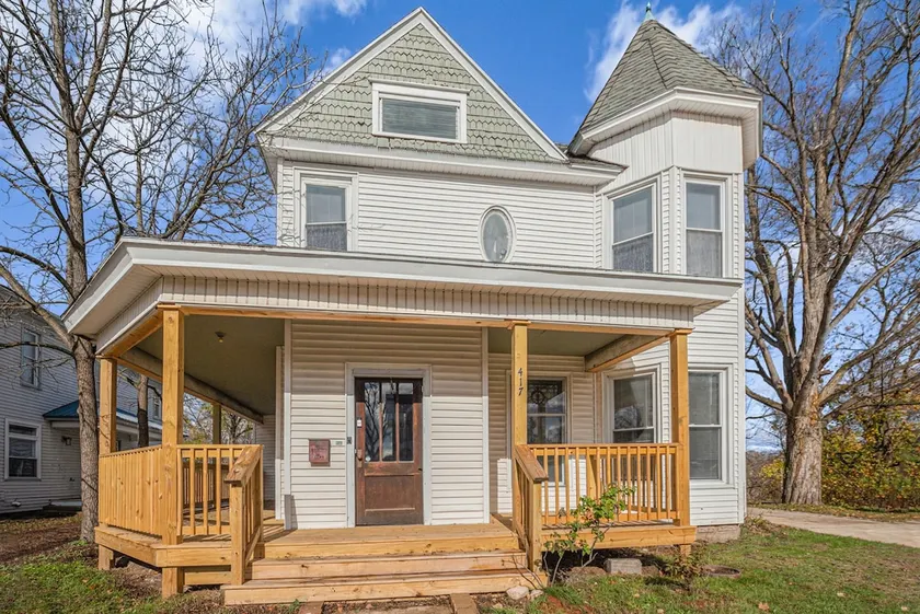 Charming Victorian Home Near Downtown & Trails - Image 1