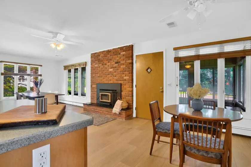 Hot Tub Open! Cozy lakeview Home! - Image 1