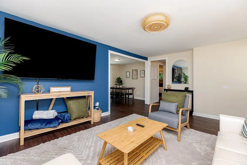 Prime Location | Spacious 4BR Between WR & Perry - Image 1