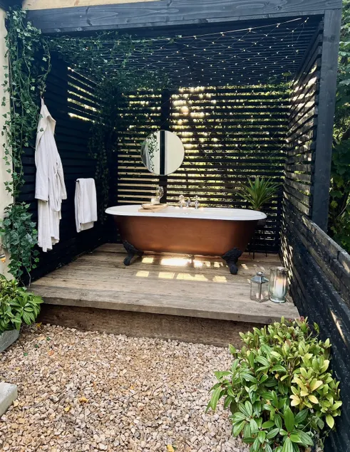 Luxury village cottage; outdoor tub; country views - Image 1