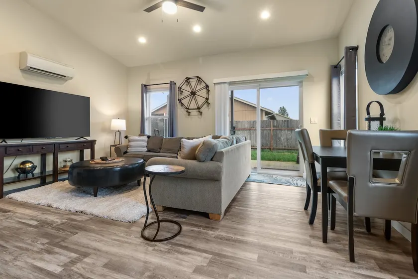 Modern 2BR Home w/Fenced Yard - Image 1