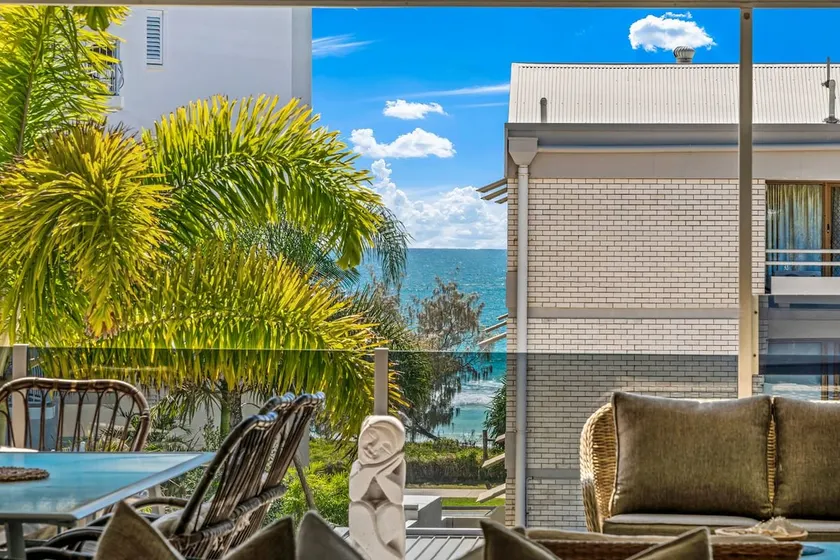 Alex Beach House - Image 1