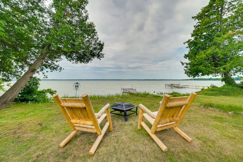 Lakefront Michigan Abode w/ Deck & Fire Pit! - Image 1