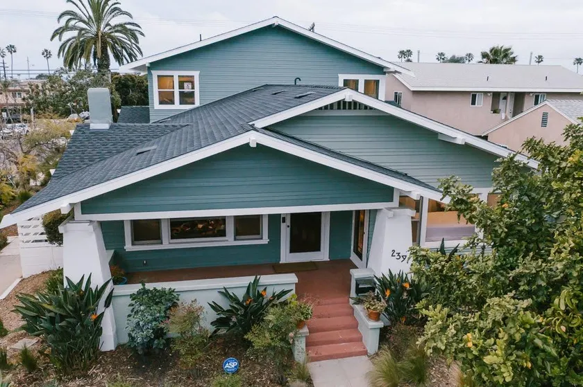 Fully renovated amazing craftsman home! - Image 1
