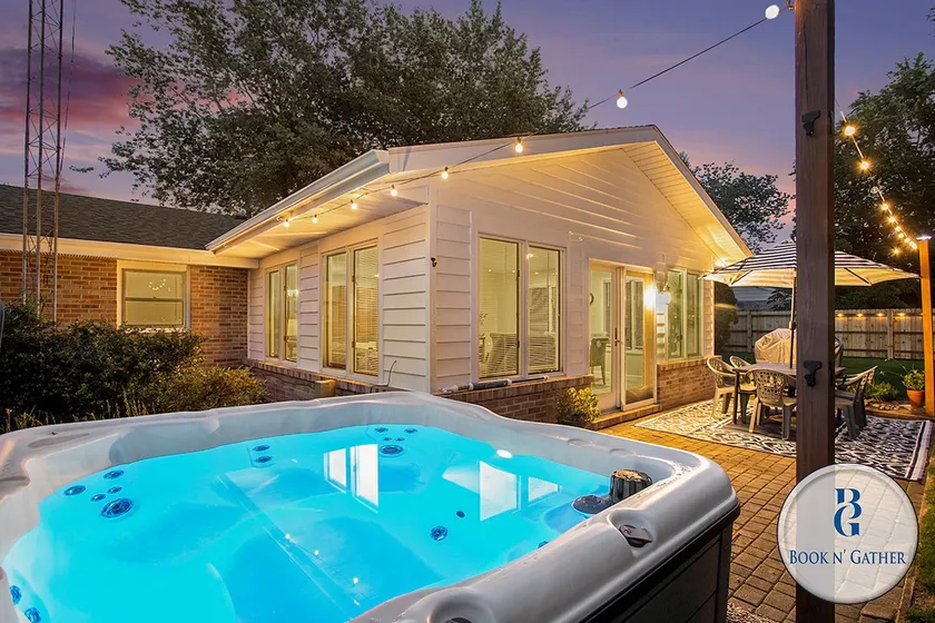 Family Fun House: Hot Tub*Ping Pong*Nintendo*Fire - Image 1