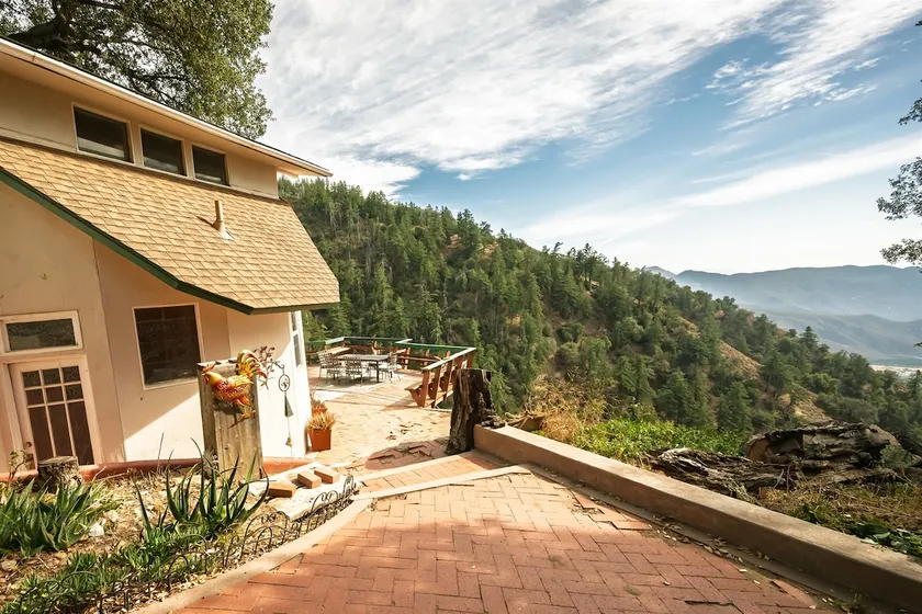 Cozy Rustic Mountain Home with Breathtaking views - Image 1