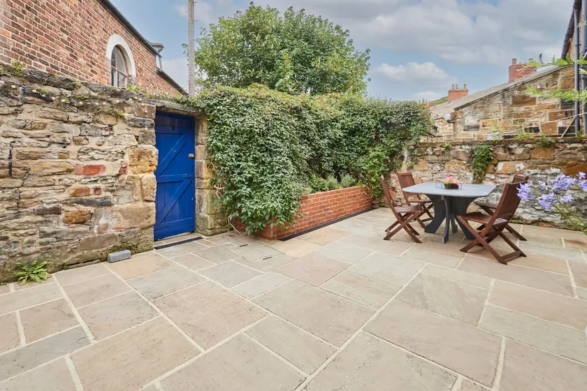 Host & Stay - Stone Row - Image 1
