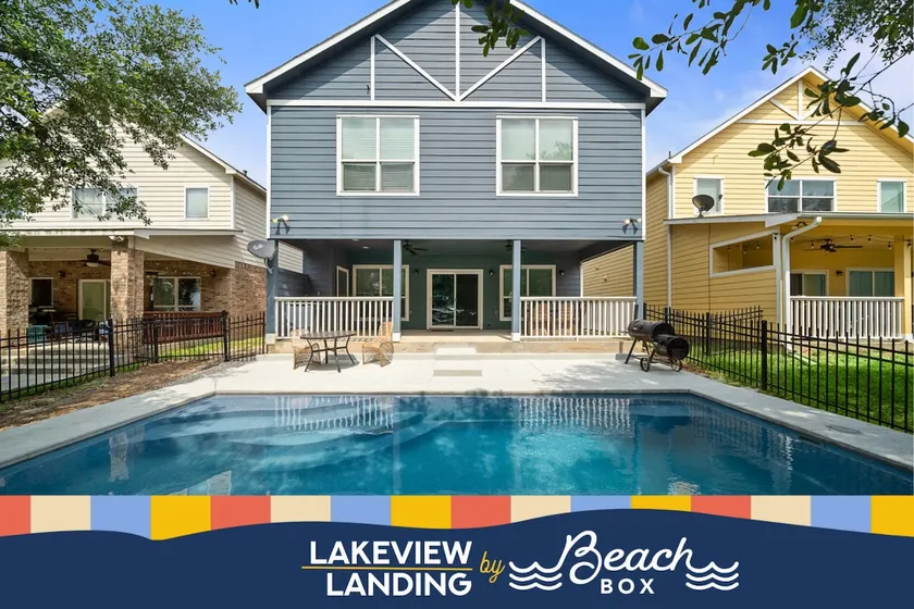 Beautiful Home with Lake Views & Private Pool - Image 1