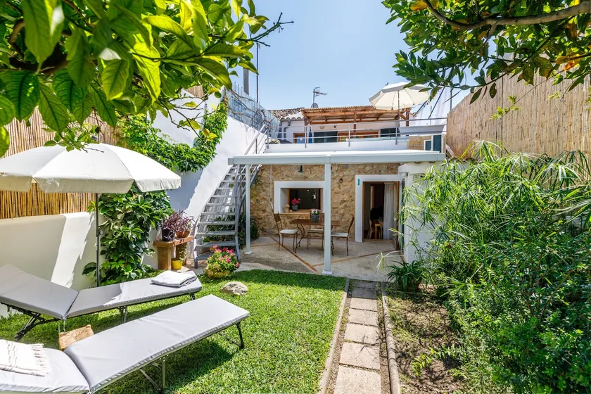 Cosy townhouse in Campanet with views. - Image 1