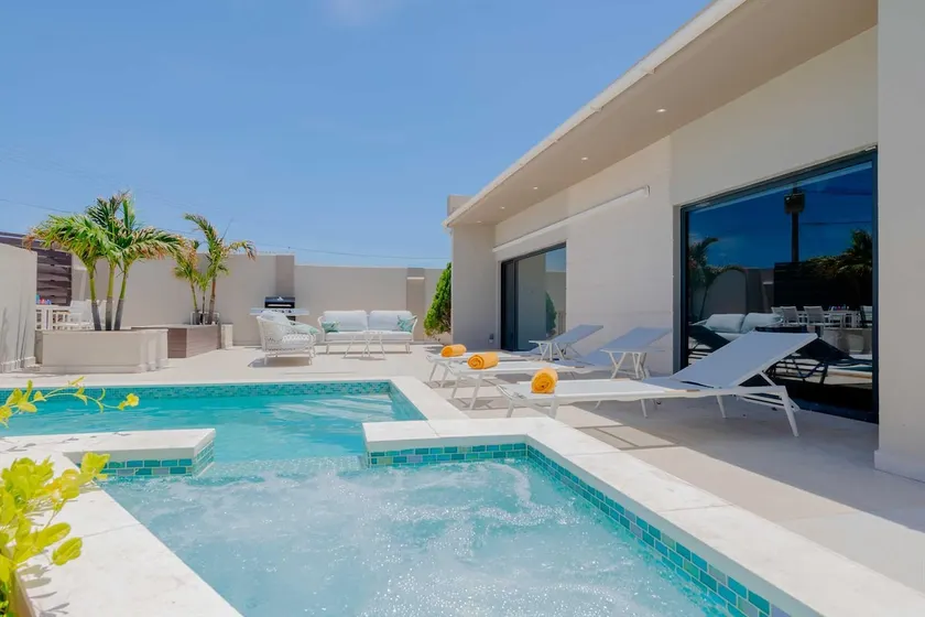 CD03 - Private Villa with pool - 5min from Eagle Beach - 4BR house - Image 1