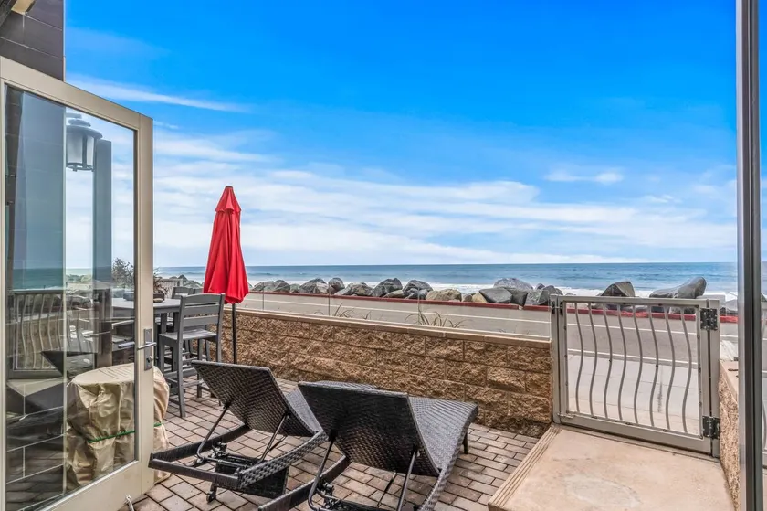 Oceanside Escape-Oceanside -700S-102 - Image 1