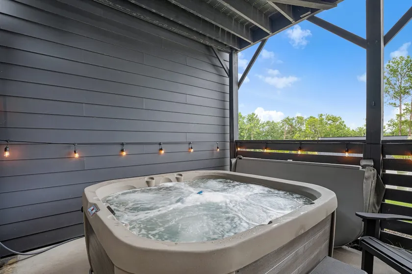 A Stoney Marina: Lake Views, Hot Tub & Games - Image 1