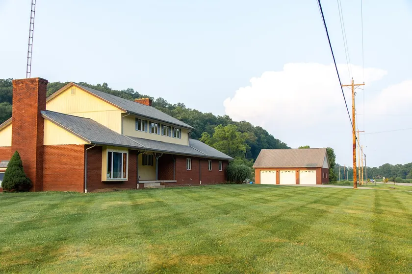 Dogwood Retreat - Image 1