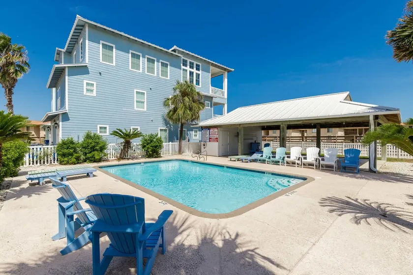 Pet Friendly Shared Pool Sleeps 14 - Image 1