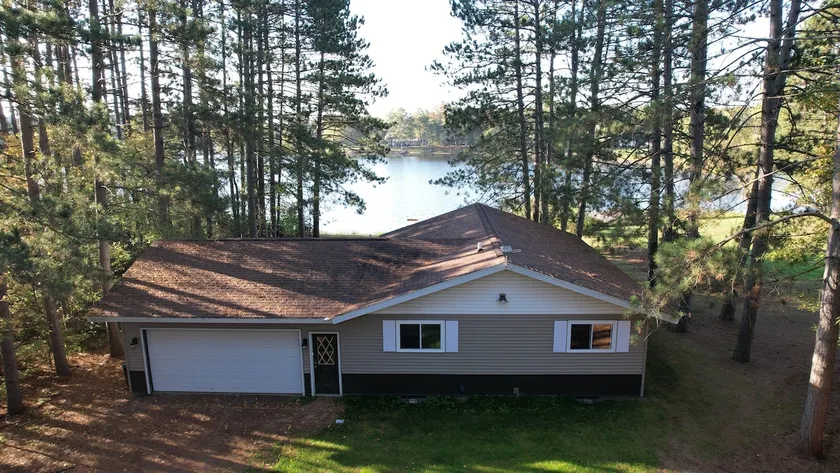 Quiet Cabin on the Shores of Tranquil Lake Mable - Image 1