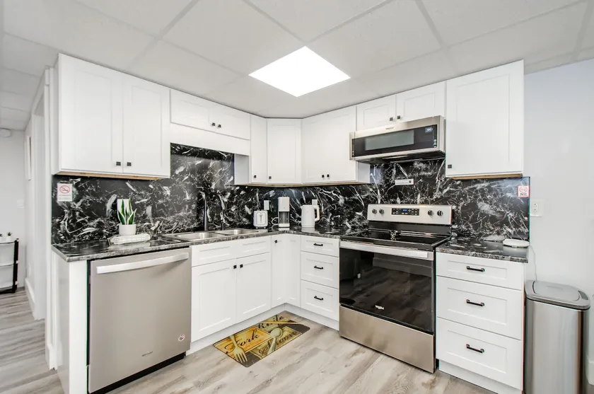 Luxury Basement Suite • Sleeps 5 - Image 1