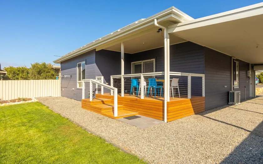 Bryant Blue 10 Bryant Crescent Goolwa Beach-No Linen Included - Image 1