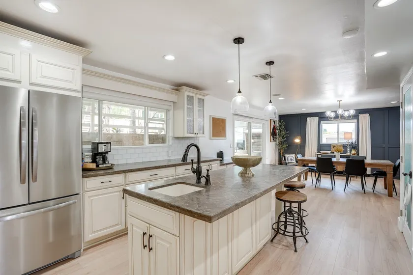 Chic Santa Paula Home w/ Mountain & City Views! - Image 1