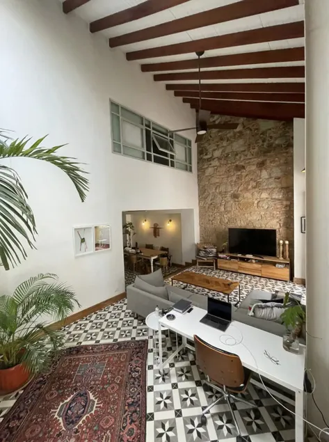 Newly designed 3BR apartment + Private terrace - Image 1