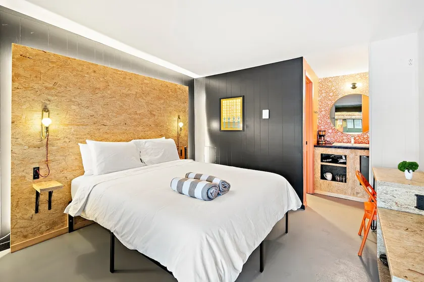 Brooks Motel: Chic Renovations, Book Now! - Image 1